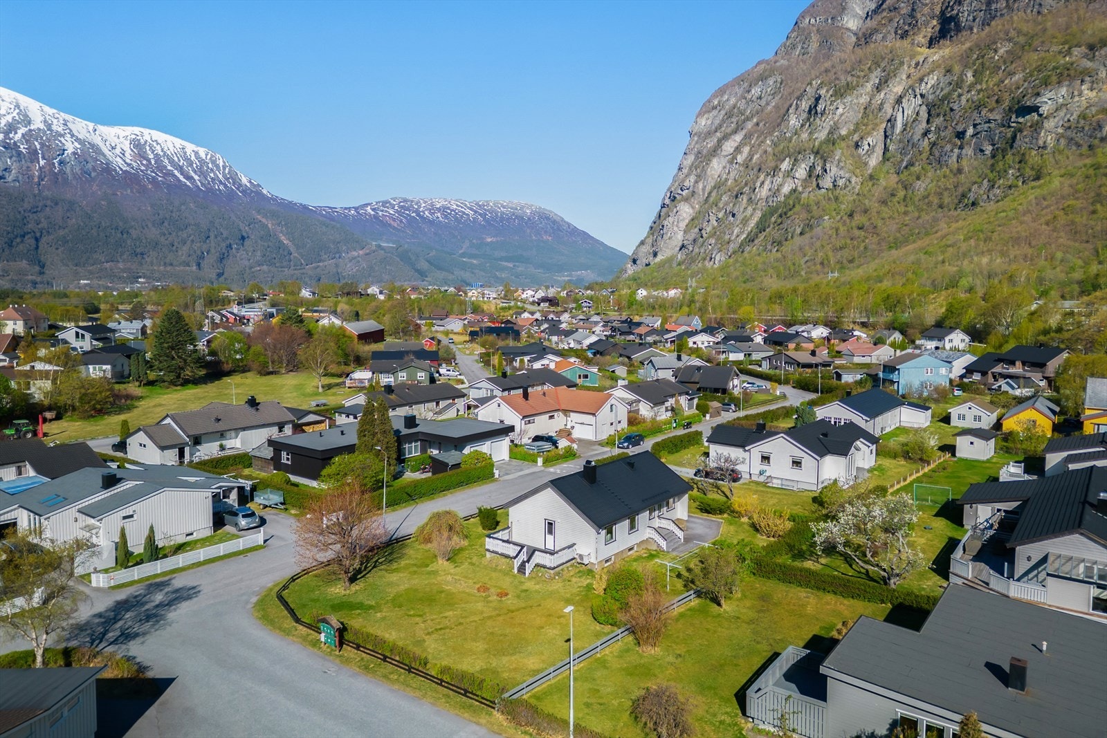 Fra området er det enkel tilgang til både turmuligheter og lokale fasiliteter. Galleribilde