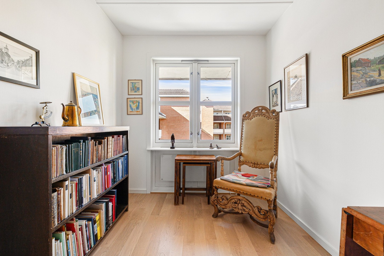Rommet er i dag benyttet som kontor, men med flere bruksmuligheter etter ønske og behov. Galleribilde
