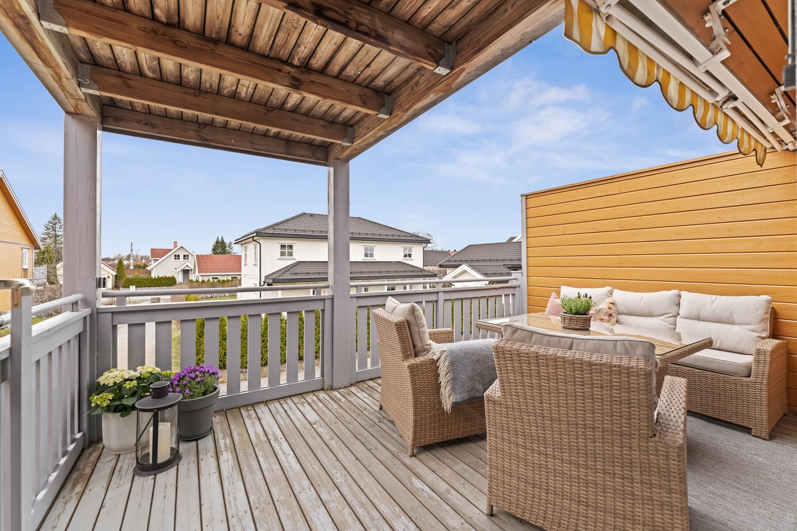 En stor og innbydende 4-roms leilighet, beliggende på attraktive Nordbymoen - rett utenfor sentrum av Jessheim! Galleribilde