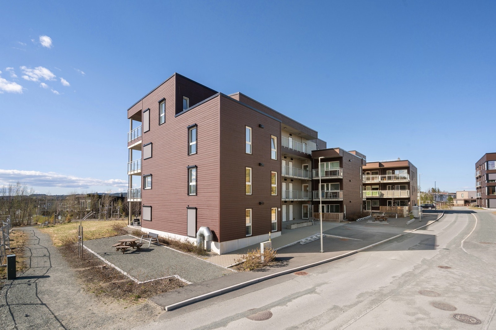 Flott og attraktiv beliggenhet på Tiller. Galleribilde