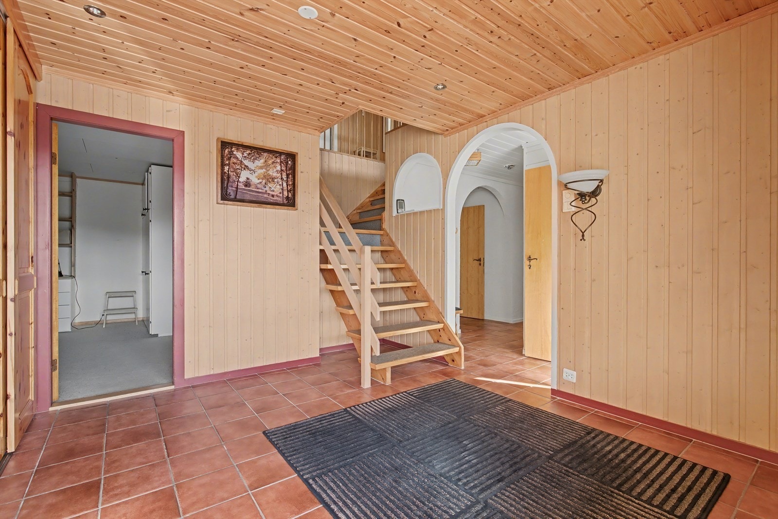 Romslig hall/trapperom Galleribilde