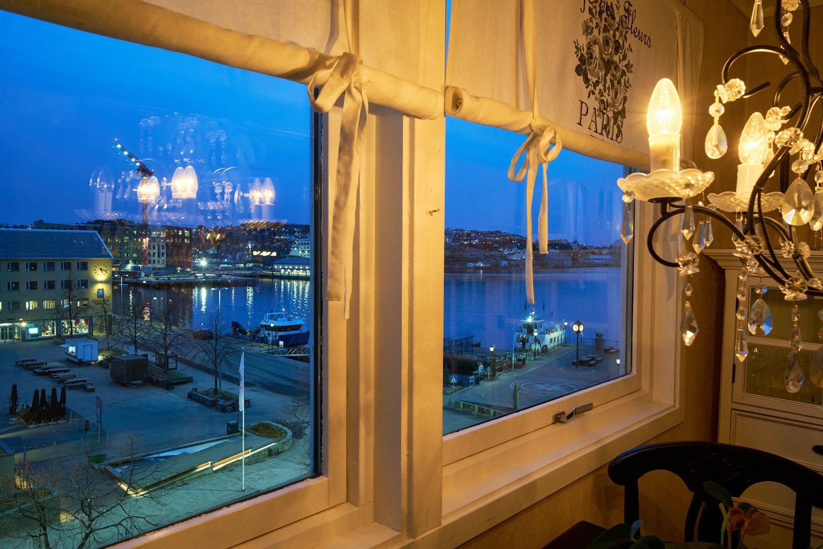 På kveldstid blir utsikten ekstra stemningsfull. Galleribilde