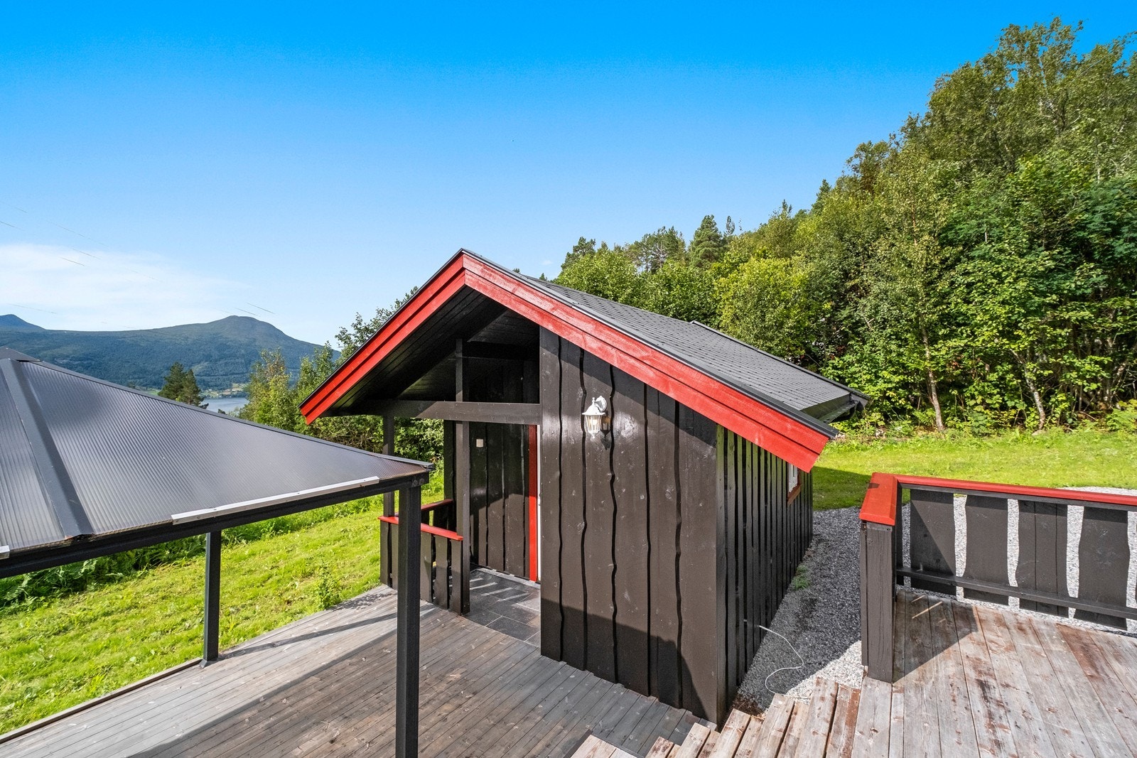 Anneks er bygd opp i forbindelse med nederste terrasse. Galleribilde