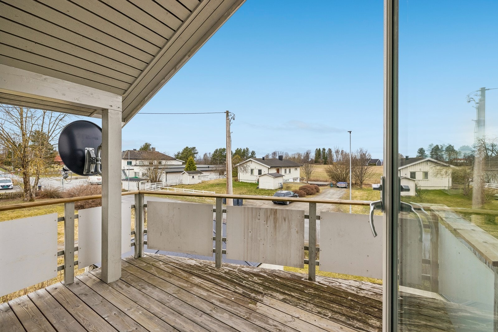 En av de to balkongene i andre etasje, hver på 6 m². Galleribilde