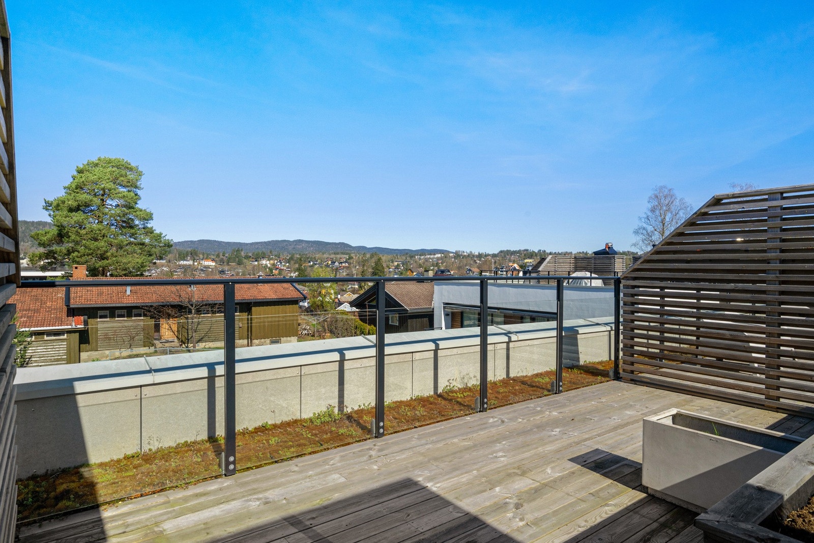 Felles takterrasse med nydelig utsikt og solforhold Galleribilde