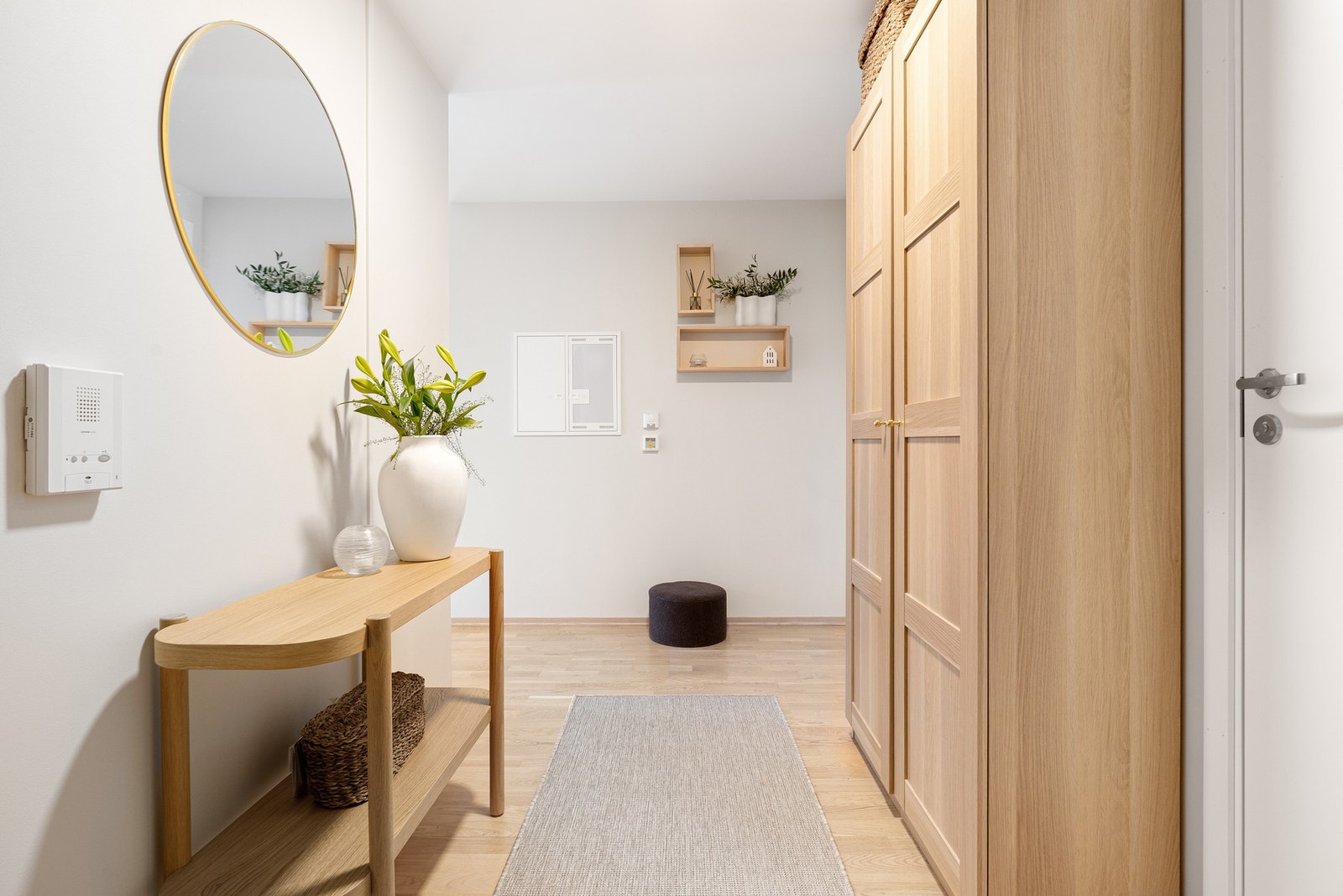 Velkommen til en trivelig visning. Har du spørsmål til boligen er det bare å ta kontakt med megler på tlf: 941 60 434. Galleribilde