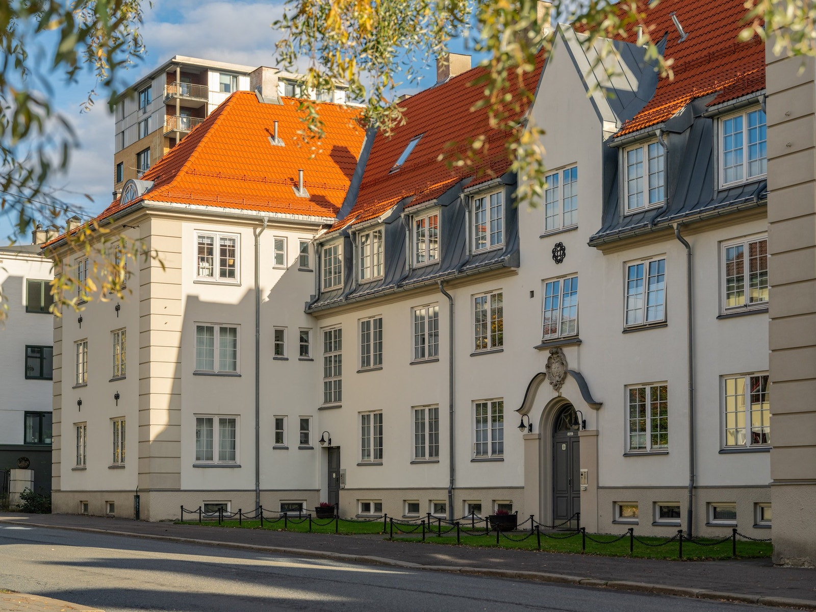 Boligen har også en svært god beliggenhet i bydelen. Aksjelaget omtales nemlig som "Slottet på Bjølsen". Galleribilde
