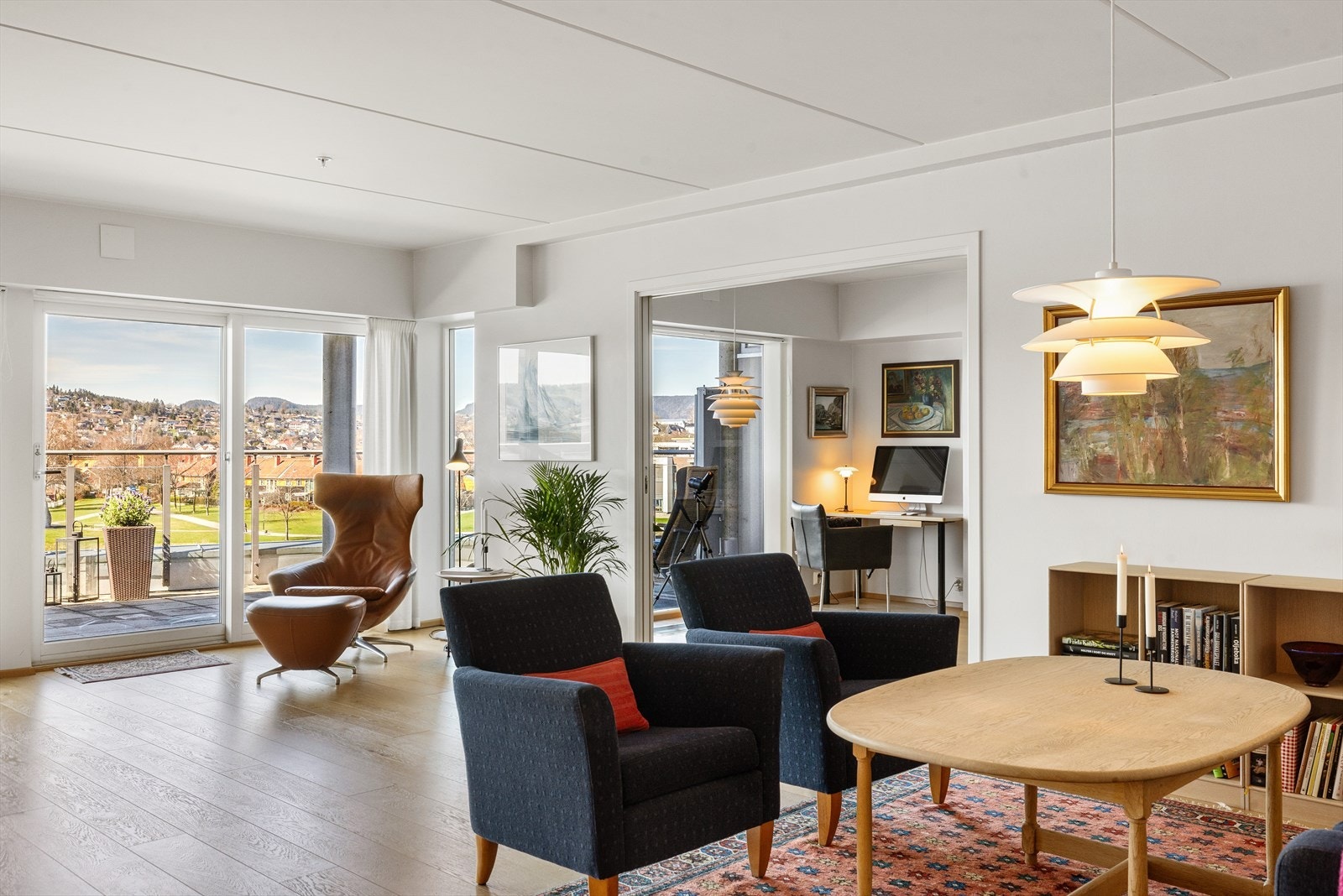 Dette er en leilighet som må oppleves - en kombinasjon av luksus, komfort og romslighet Galleribilde