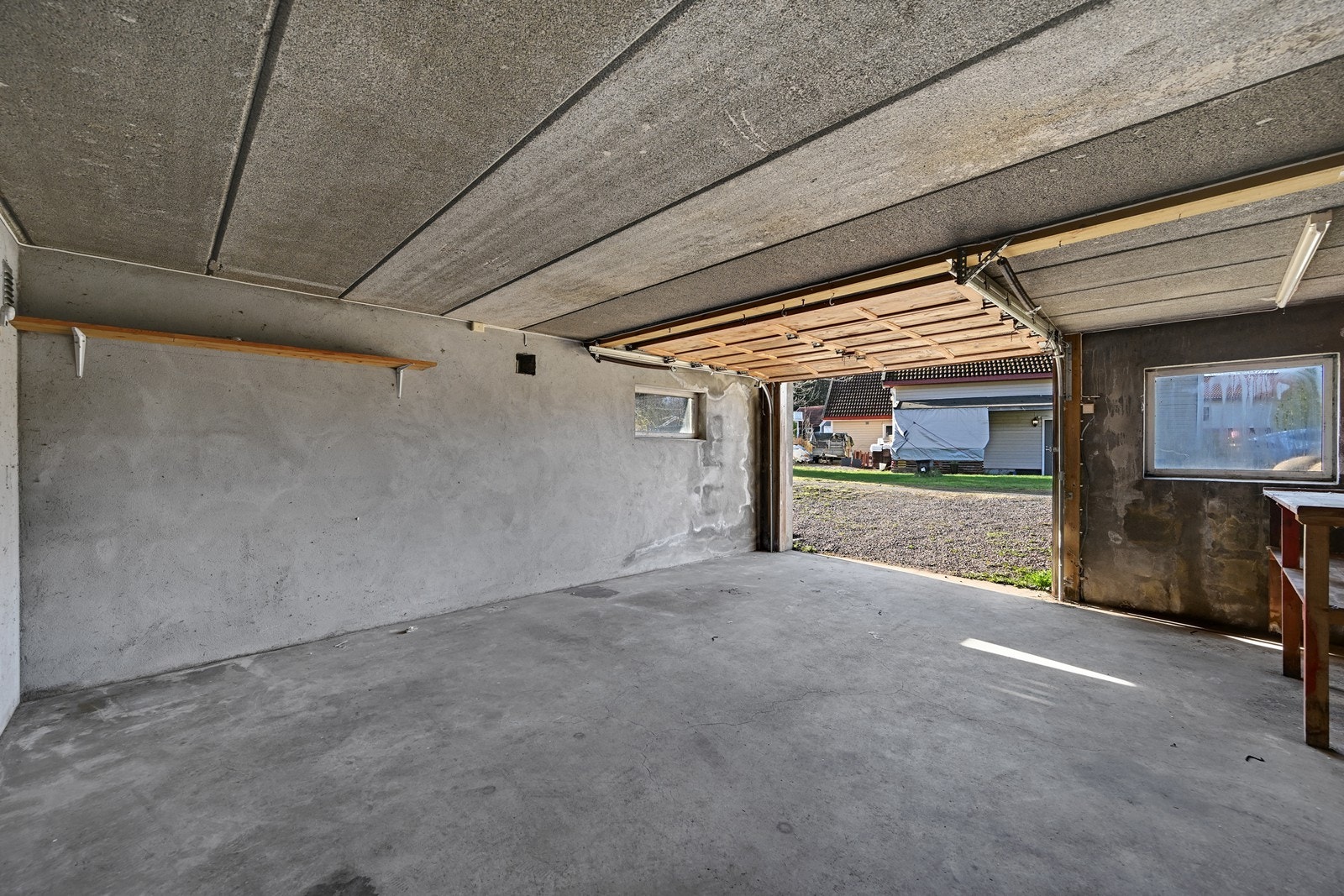 Garasje i kjeller. Galleribilde