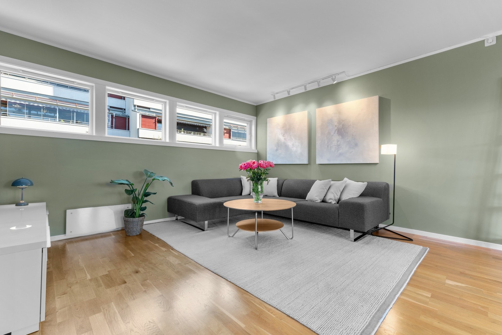 Naturlig plass til sofa og tv-møblement Galleribilde
