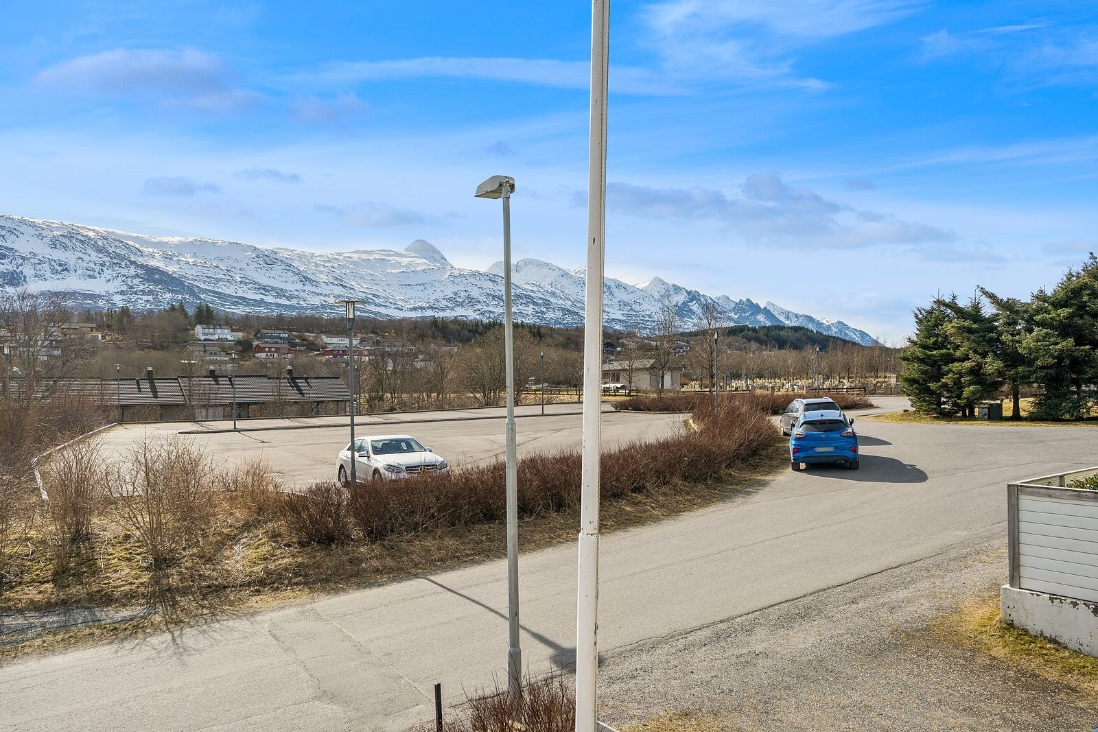 Området tilbyr enkel tilgang til parkeringsplass og gode omgivelser. Galleribilde