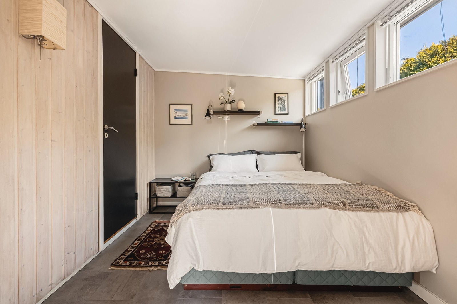 - Garderobe/walk-in tilhørende rommet er også godkjent som bod - Galleribilde