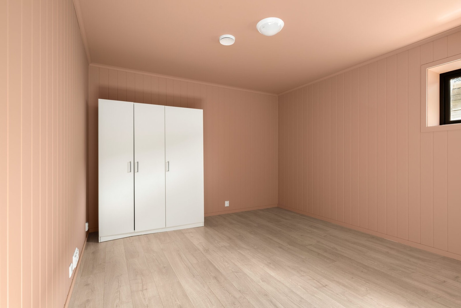 Soverom med garderobe. Galleribilde