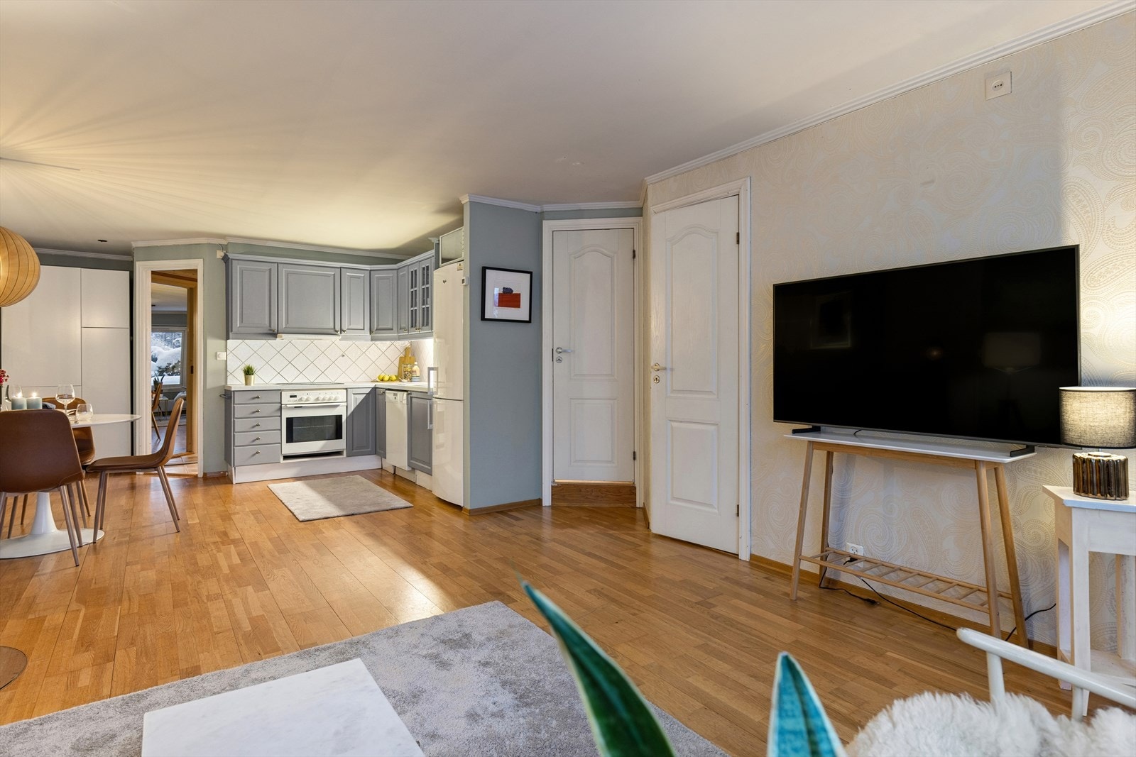 Inngang til badet rett frem. Galleribilde