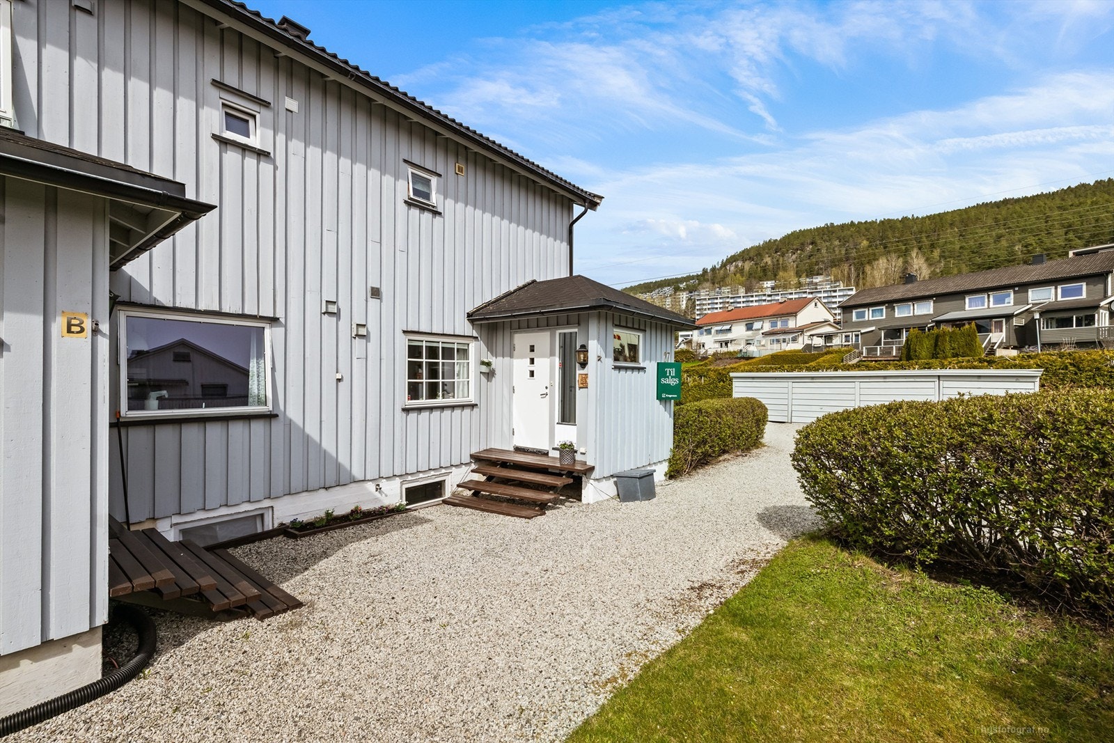 Disponibel garasjeplass i rekke. Galleribilde