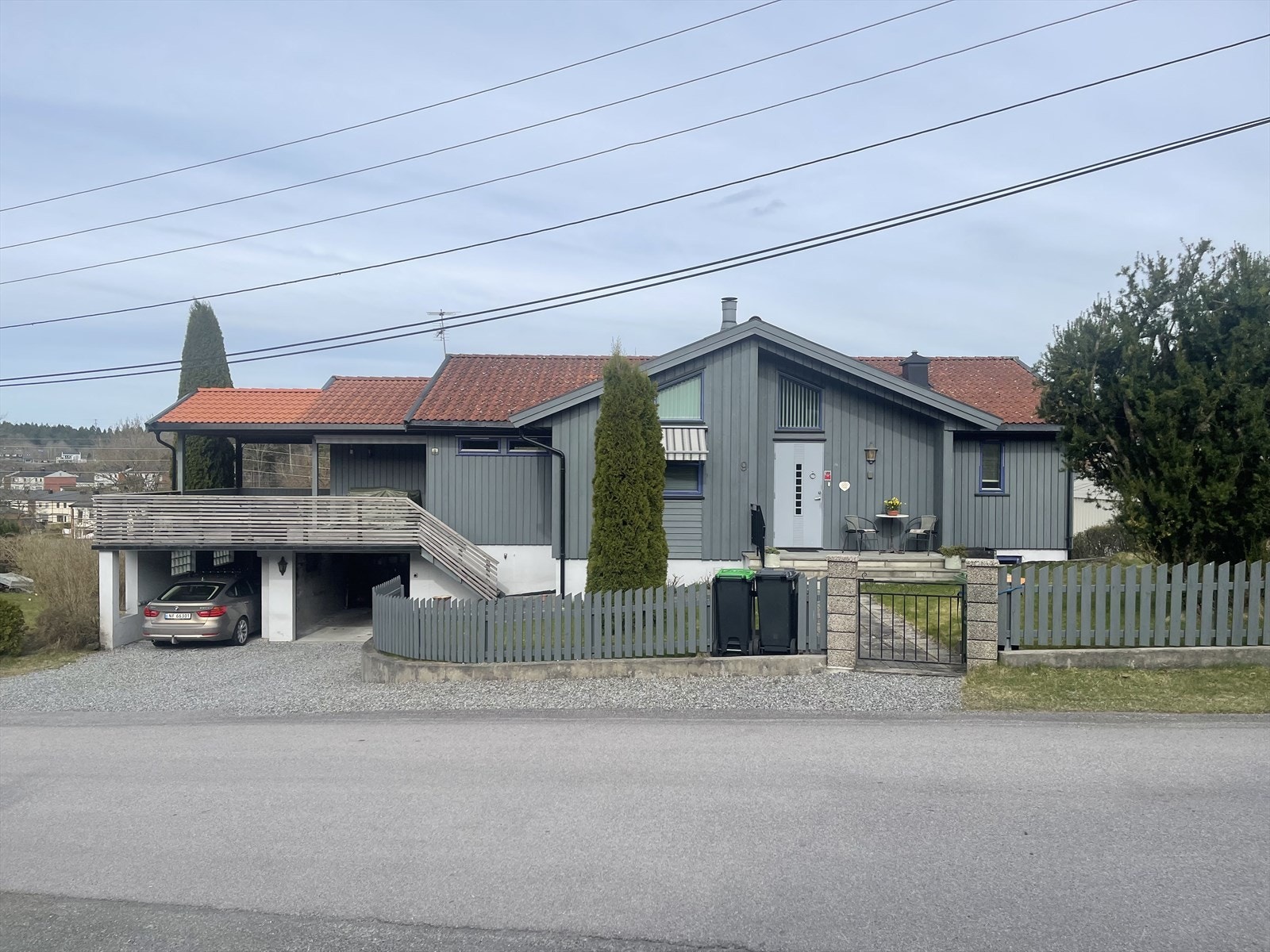 Eiendomsmegler Norge ved Atle Rex Lundgren presenterer Tverrvegen 9 Galleribilde