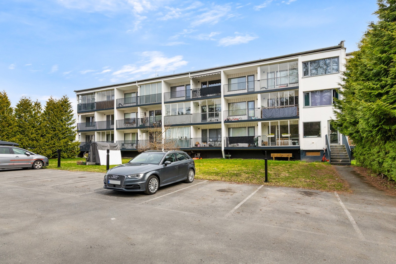 Godt tilrettelagt for parkering. Ingen kostnad ved bruk. Galleribilde