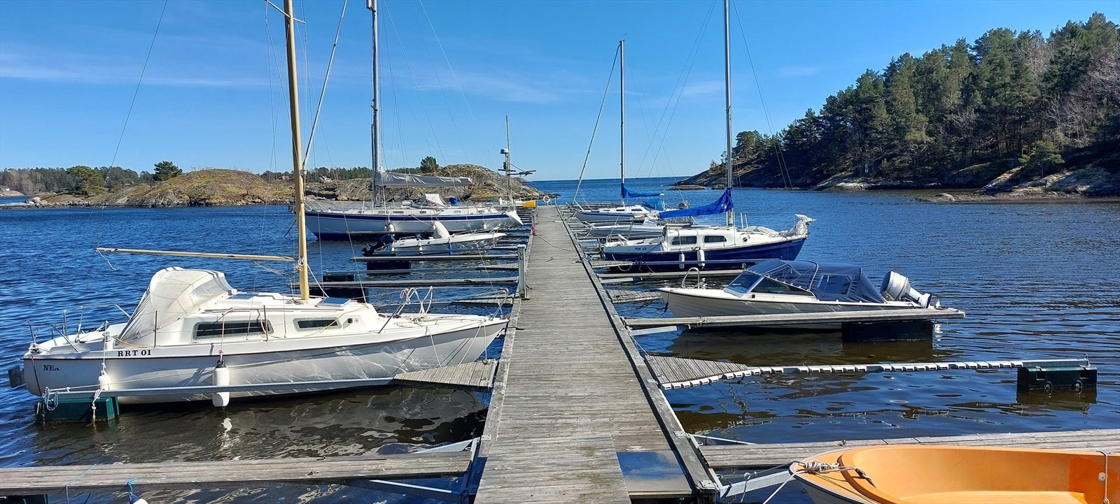 Skibekilen Bryggeforening, Narestø. Det er her selger i dag leier båtplass. Galleribilde