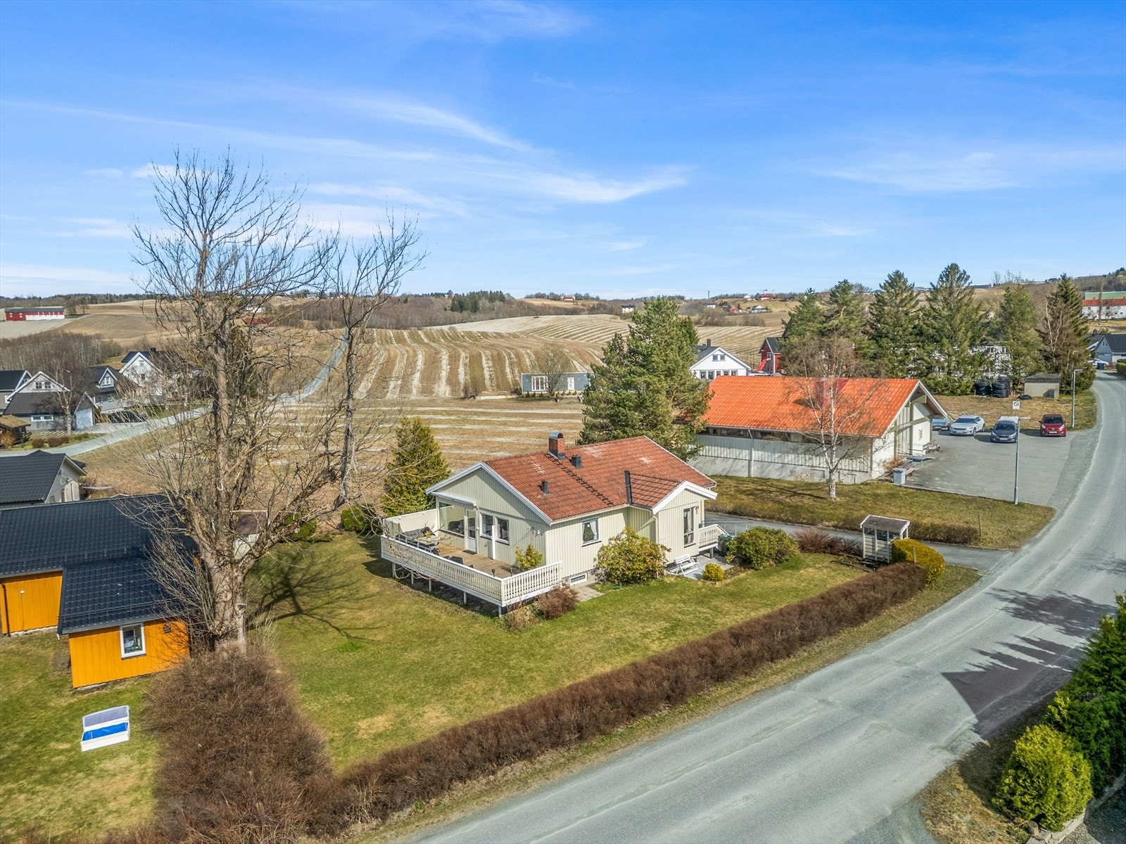 Her bor man i et flott og familievennlig nabolag med kort avstand til barnehage og skole. Galleribilde