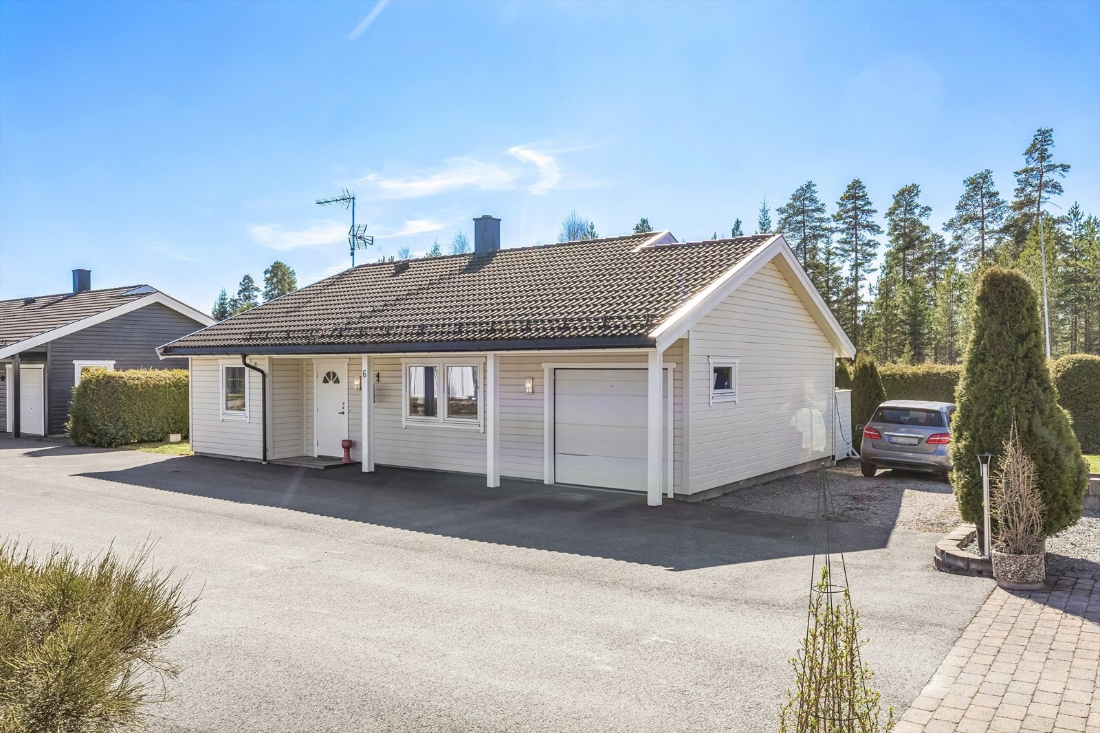 Velkommen til Oberst Knorrings Veg 6! En lettstelt og arealeffektiv enebolig med alt på ett plan! Foto: Bjørn Sørheim/EFKT. Galleribilde