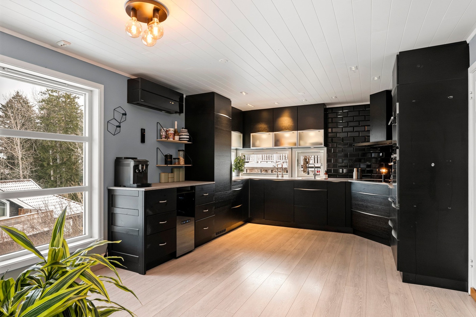 Huset har en spennende planløsning med 5 halve etasjer. Galleribilde