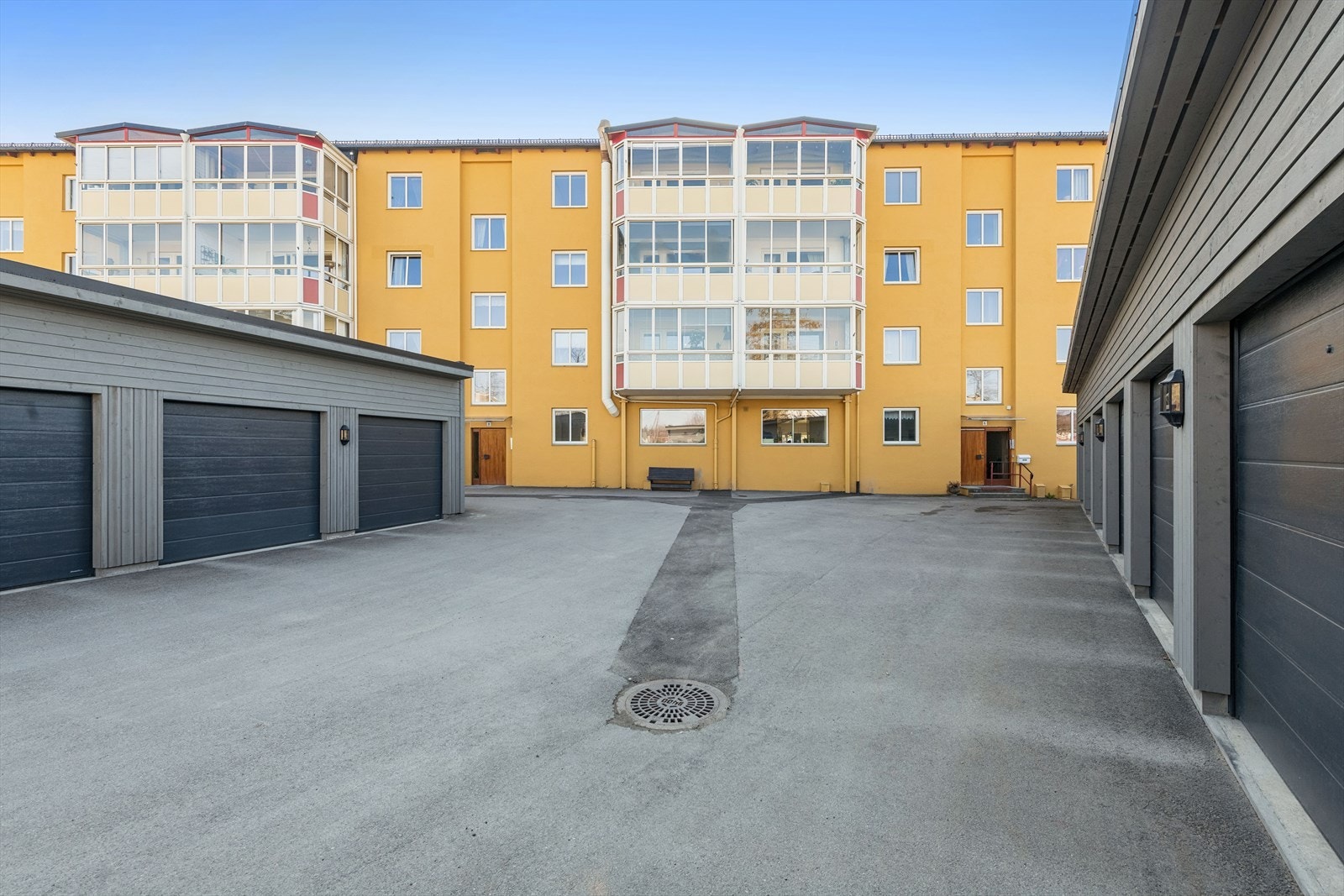 Det medfølger garasjeplass i felles garasjeanlegg. Galleribilde