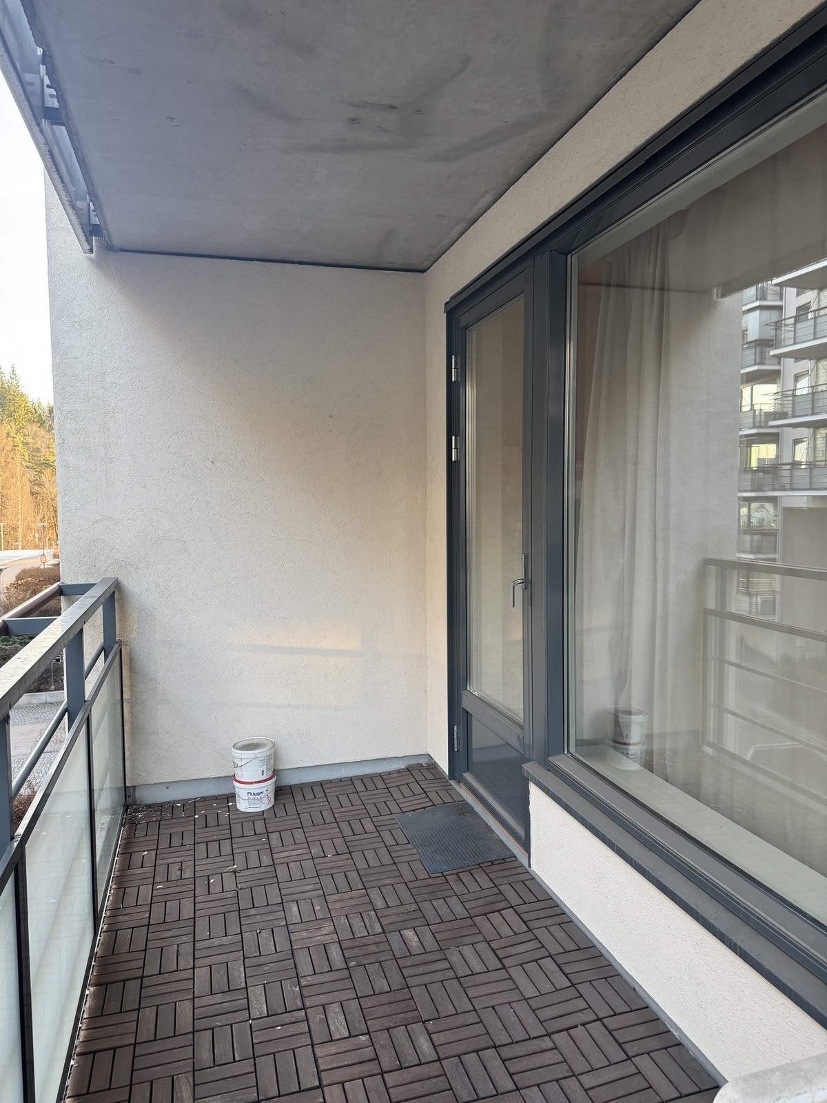 Romslig balkong Galleribilde