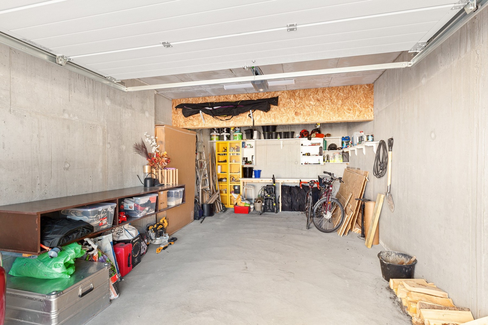 Garasje innvendig Galleribilde