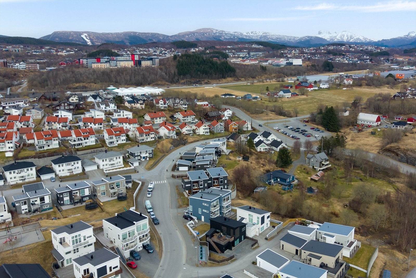Kort avstand til Hunstadsenteret. Galleribilde