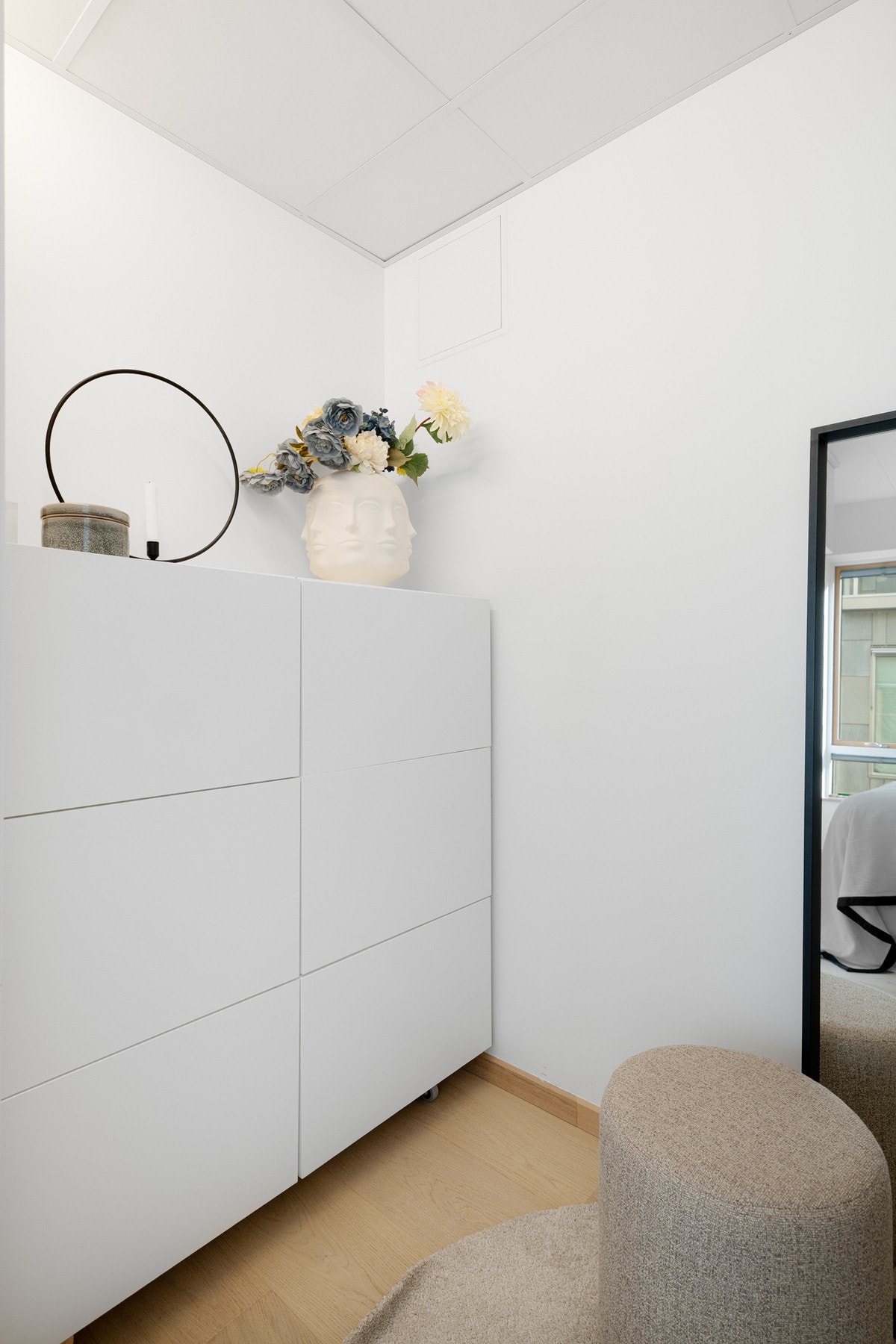 Rommet kan fint benyttes som walk-in-closet eller til annen oppbevaring. Galleribilde