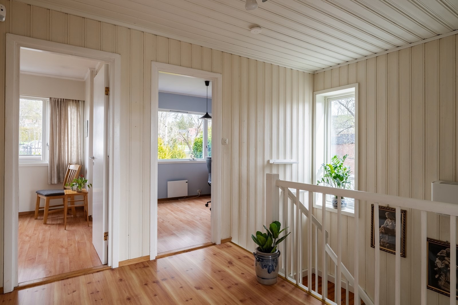 Denne familievennlige boligen har en perfekt planløsning med fire soverom og bad på samme plan. Galleribilde