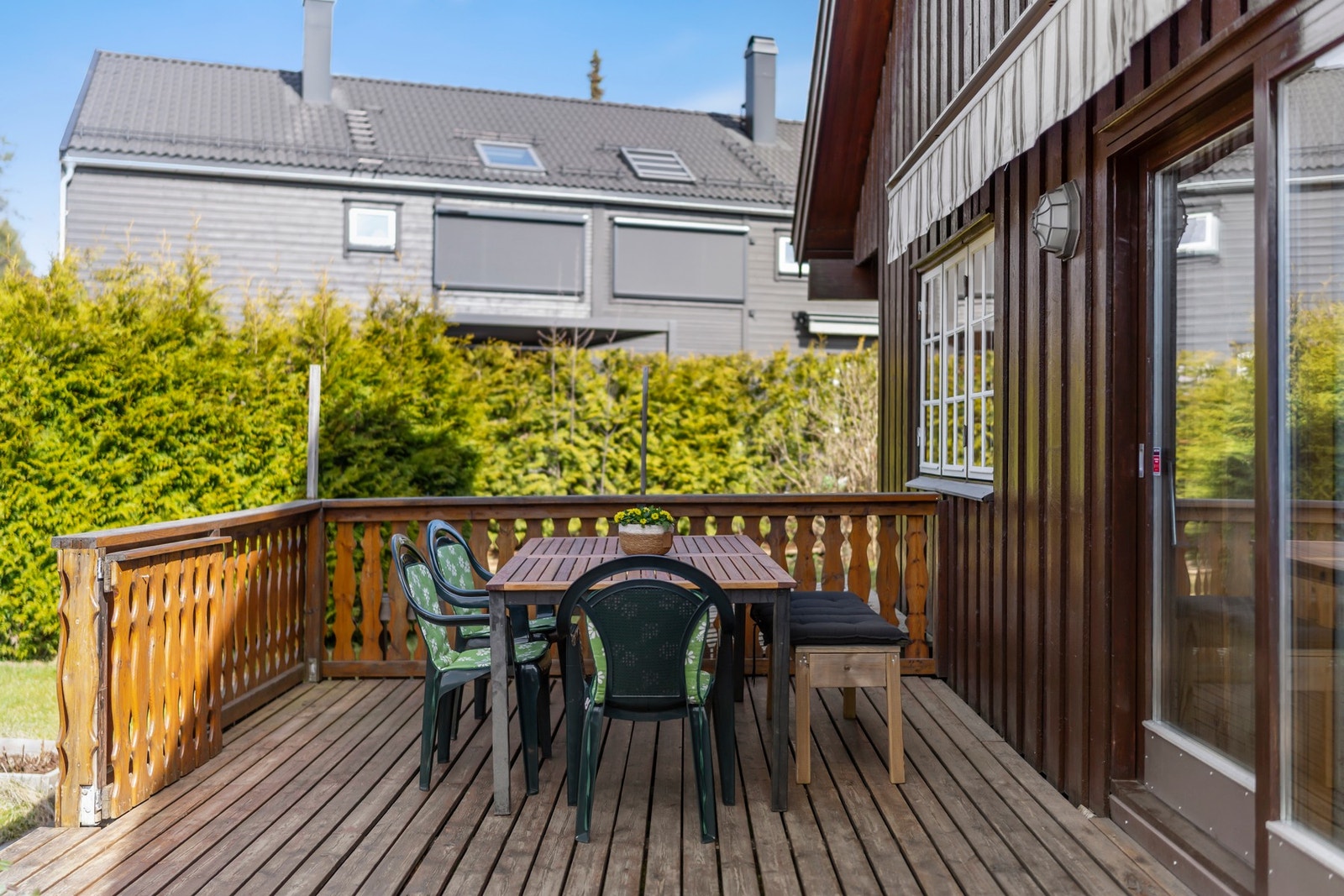 Terrassen har svært gode solforhold. Galleribilde