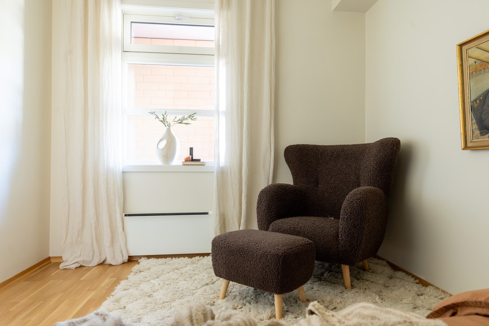 Soverom 2 passer godt som barnerom, gjesterom eller hjemmekontor. Galleribilde
