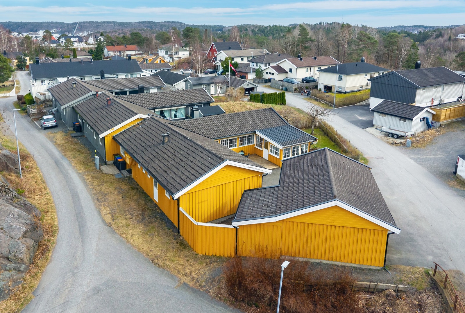 Oversiktsbilde av eiendommen. Galleribilde
