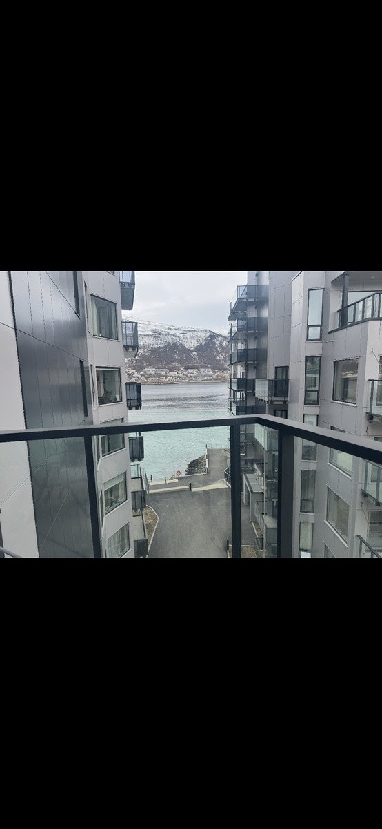 Utsikt fra balkong Galleribilde