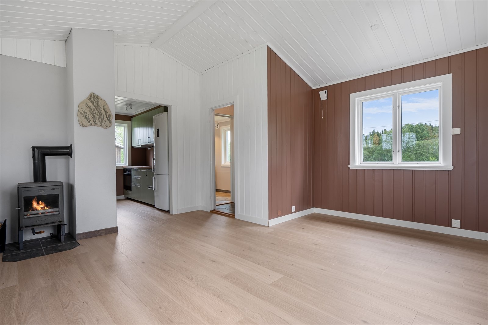 Annekset har gulvvarme og vedovn. Galleribilde