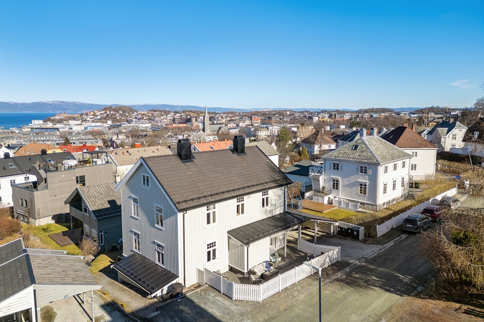Her bor du sentralt med gangavstand til Solsiden, Bakklandet og Trondheim sentrum, samtidig som du er tilbaketrukket fra byens kjerne. Galleribilde