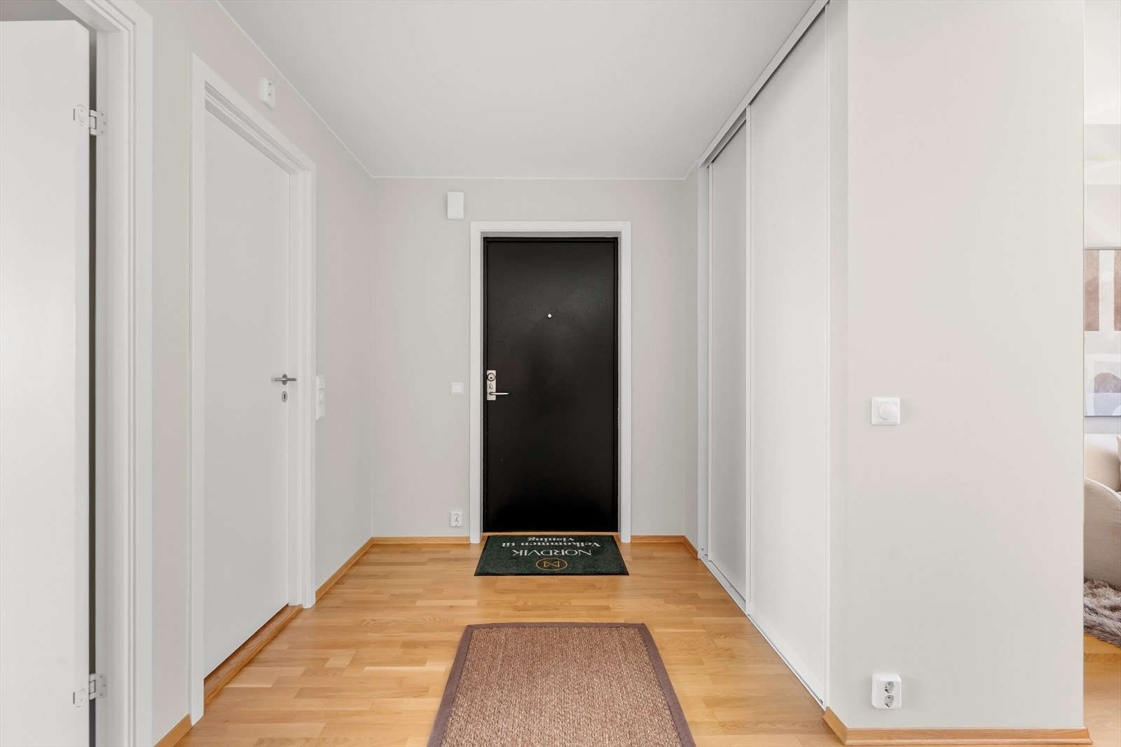Privat, direkte entré Galleribilde