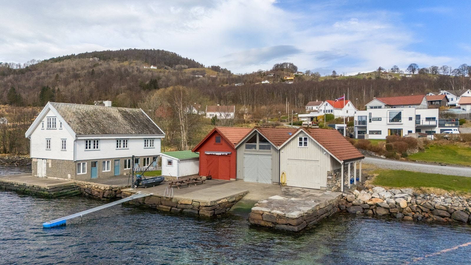 Naustet har naustdel og innredet loft (ikke søkt). Galleribilde