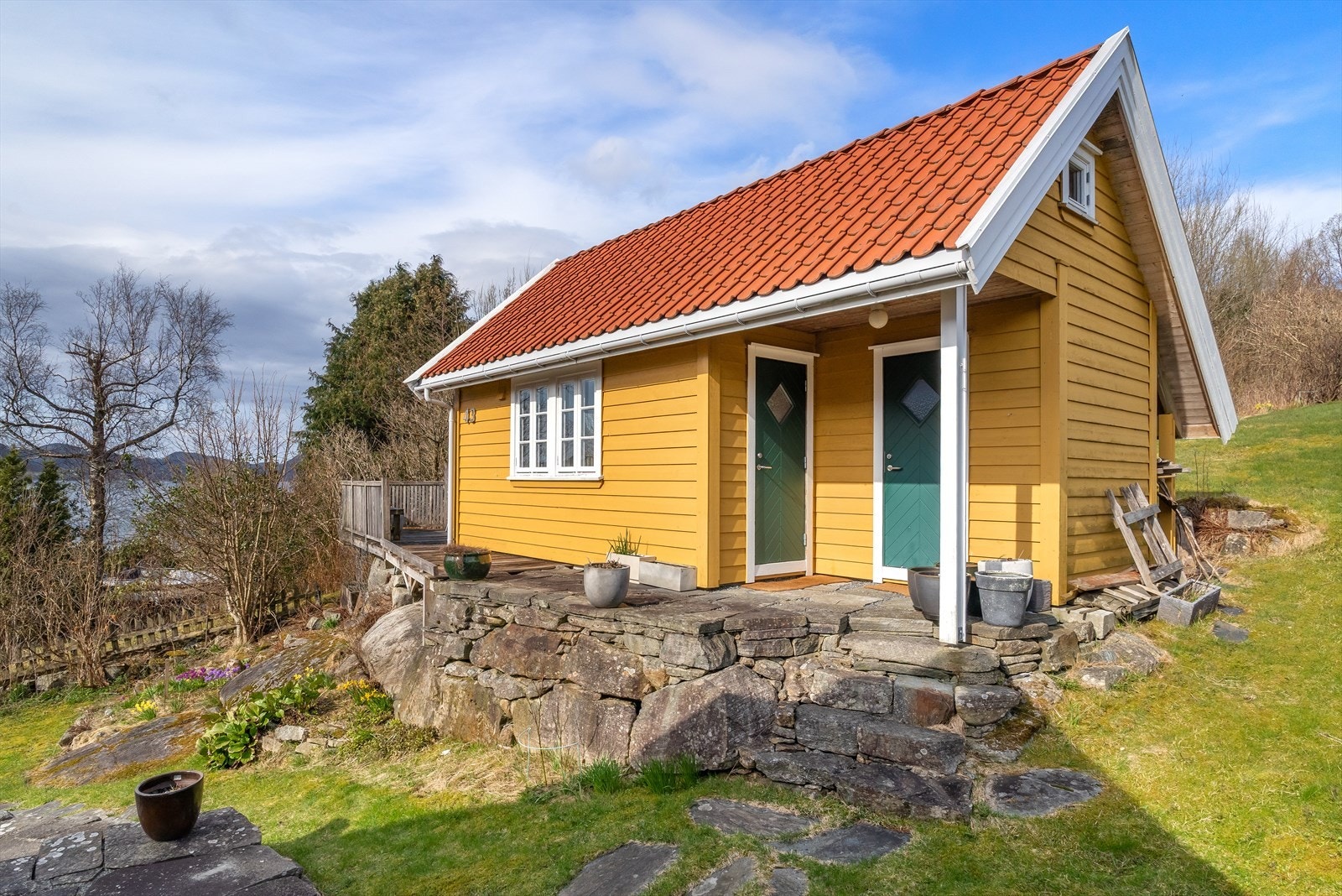 Meget koselig anneks med oppholdsrom og hems. Galleribilde