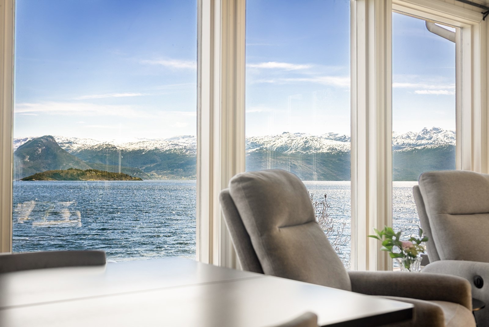 Eventyrlig utsikt fra stuen. Galleribilde