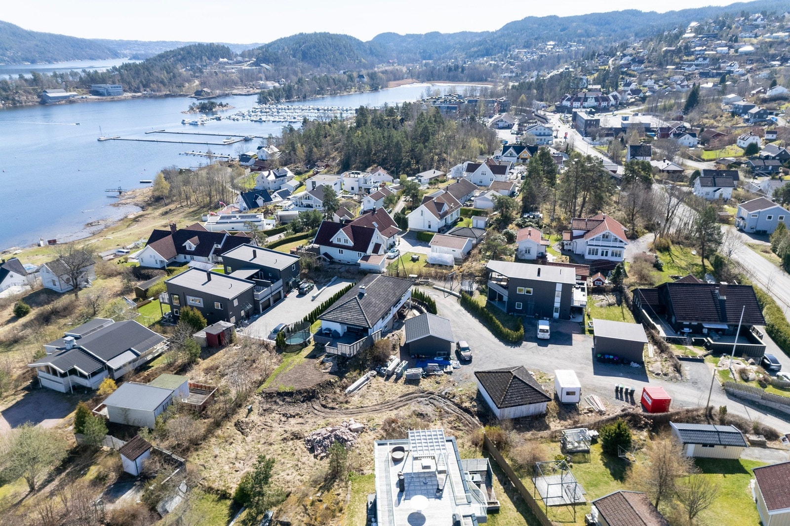 Sentralt, solrikt og sjønært Galleribilde
