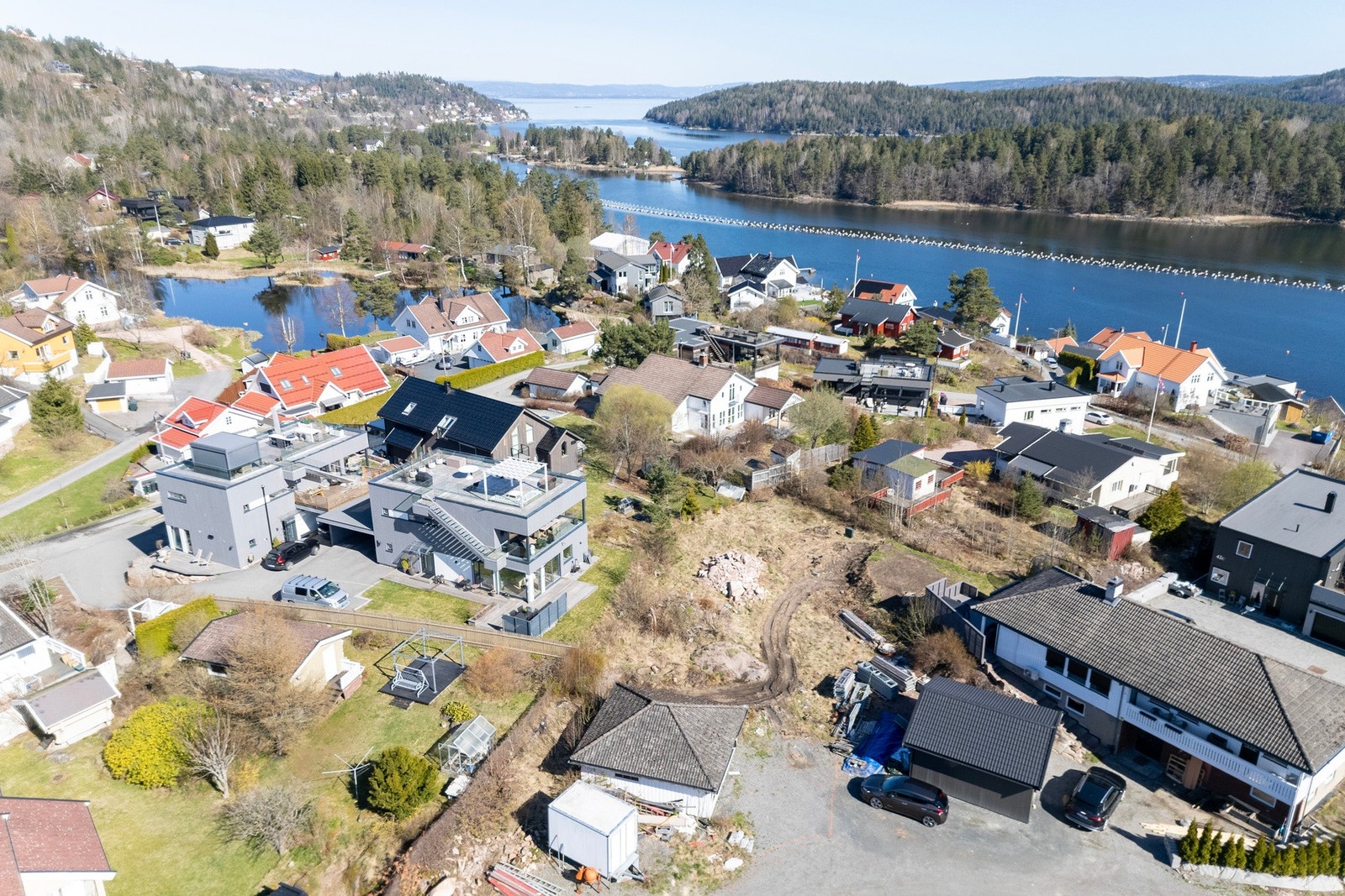 Flott beliggenhet på det "beste" området i Sætre, sentralt, solrikt
og med kort gangvei til Sætre sentrum Galleribilde