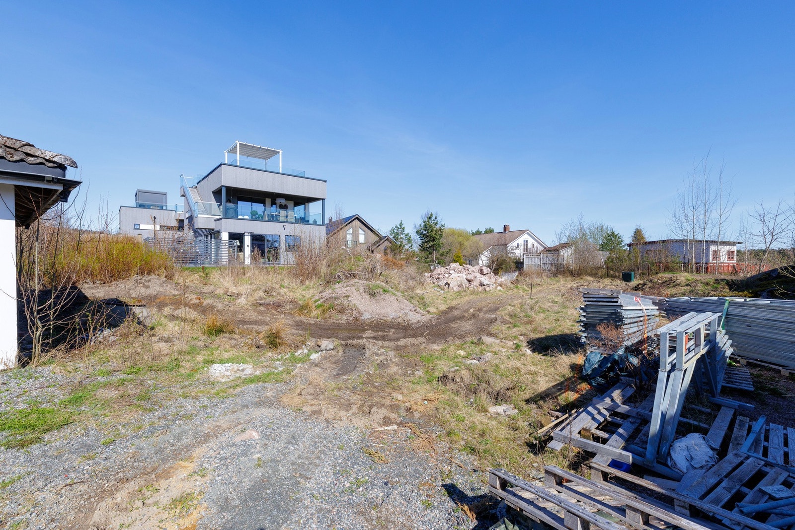 Tomten sett fra bakkenivå Galleribilde