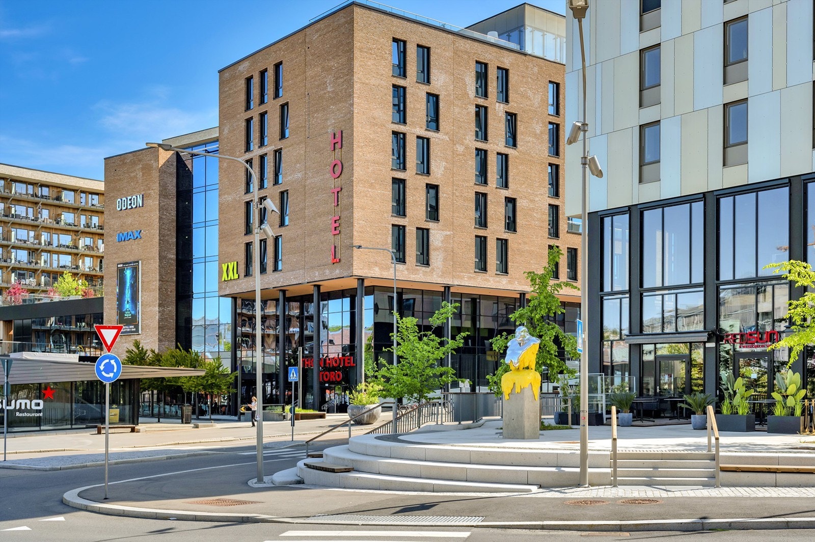 Nydalen og Storo er et dynamisk og moderne område som kombinerer urbane fasiliteter med grønne lunger. Galleribilde