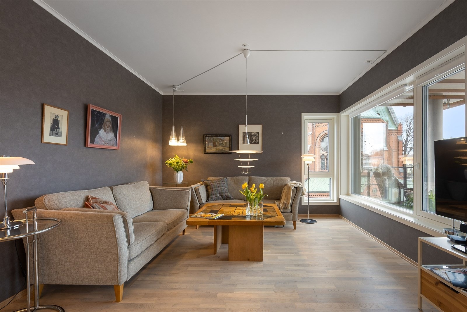 Leiligheten har en meget god planløsning med lyse og luftige oppholdsrom. Galleribilde