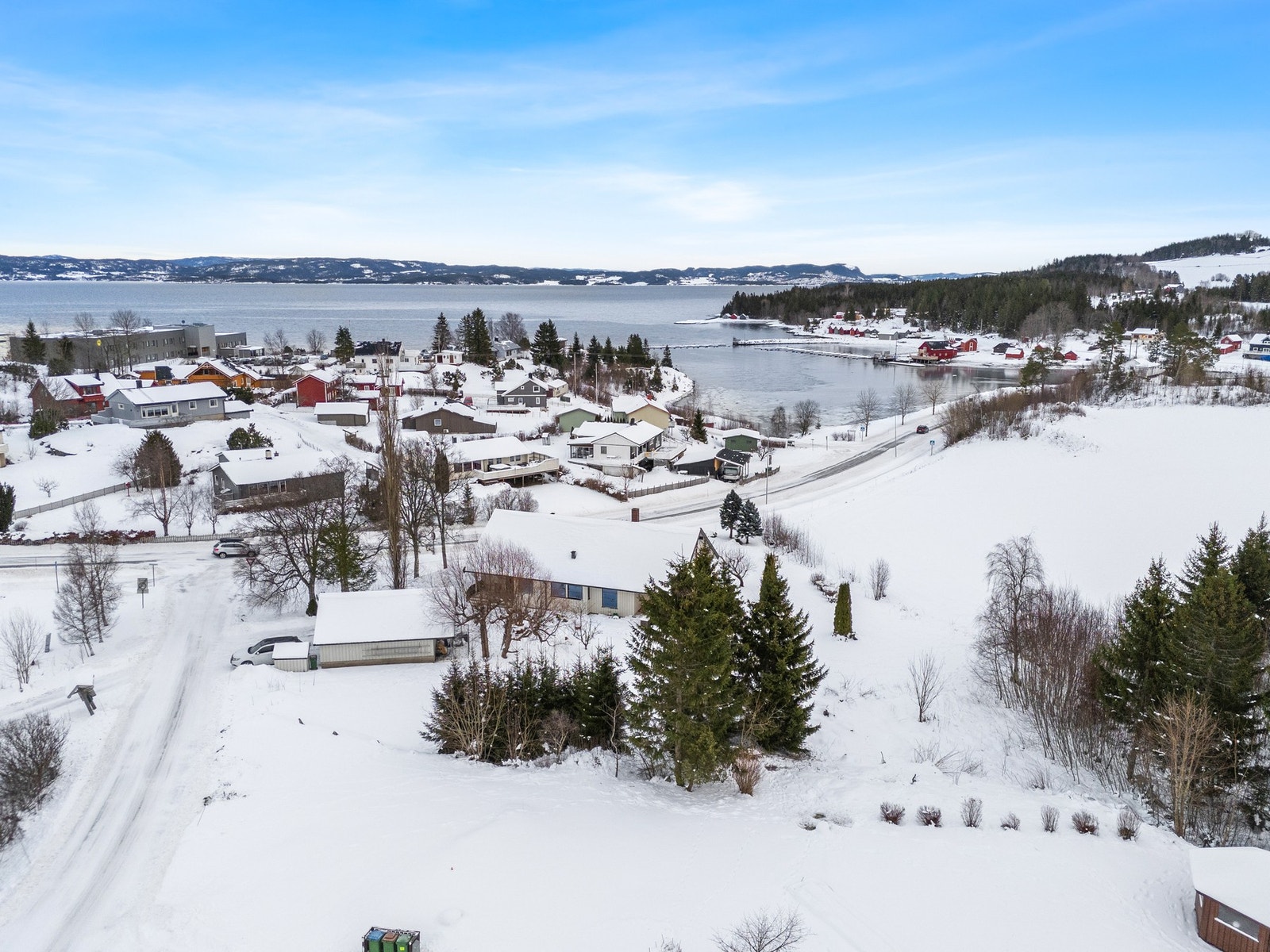 Ta kontakt med megler for tomtevisning. Galleribilde