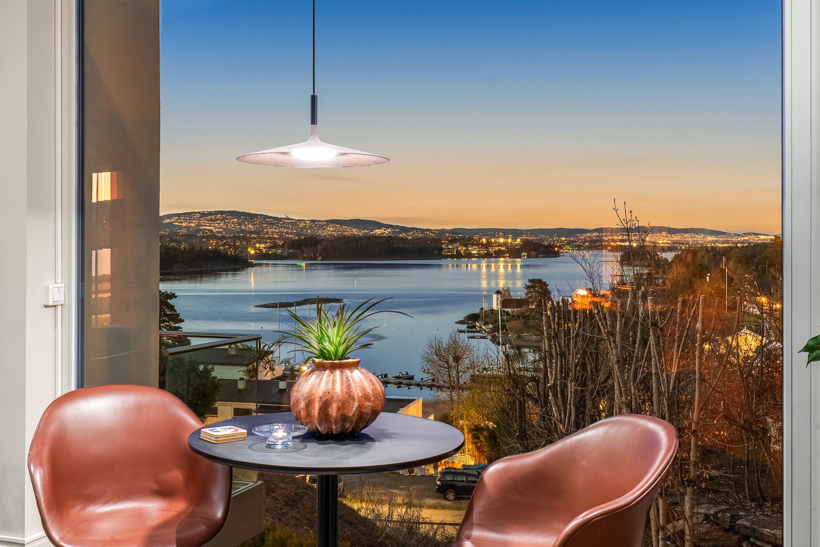 Stemningsbilde- utsikt ut over fjorden Galleribilde