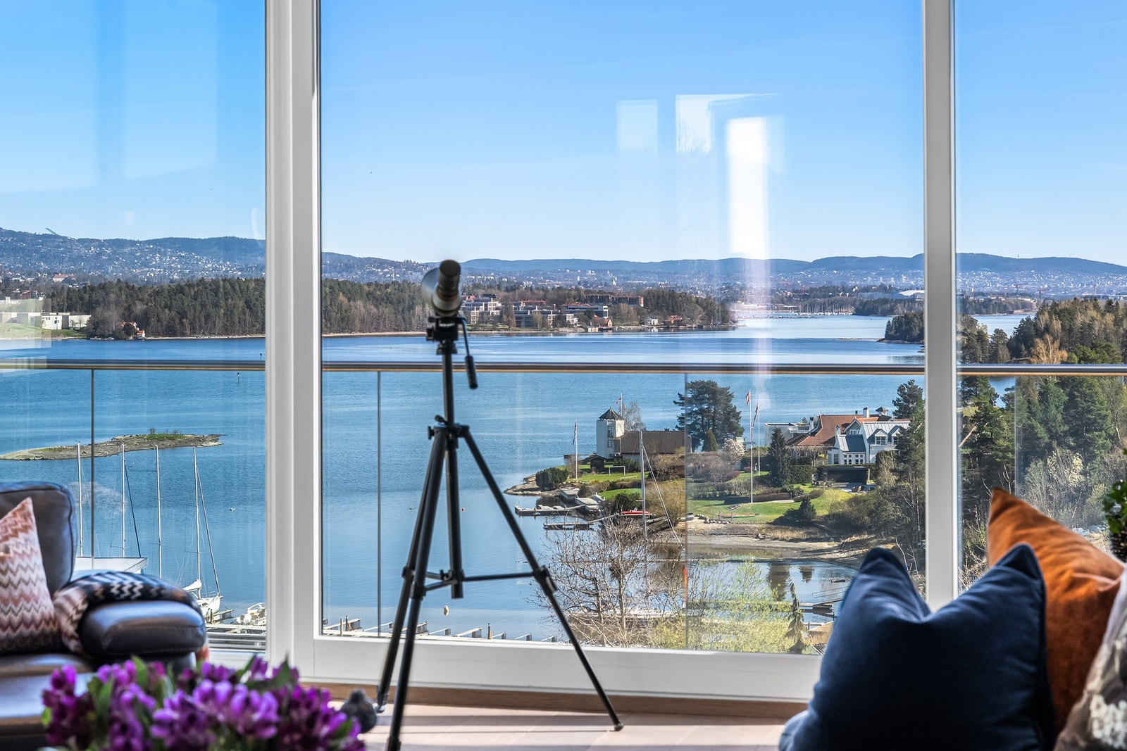 Utsikt inn mot Oslo og Holmenkollen Galleribilde