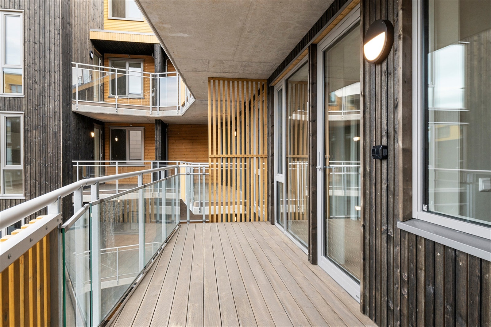 Balkongen måler 10 kvm. Galleribilde